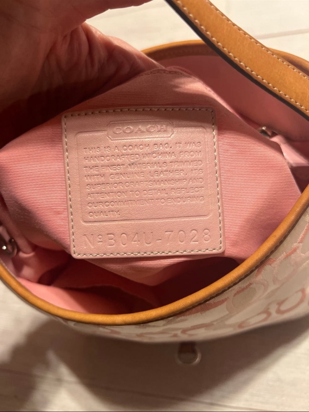 Coach hamptons Cream and Pink Signature hobo Shoulder Bag in pink optic - Picture 5 of 5
